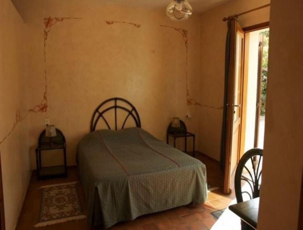 Chambres D'Hotes Les Pierries Vézannes Rom bilde