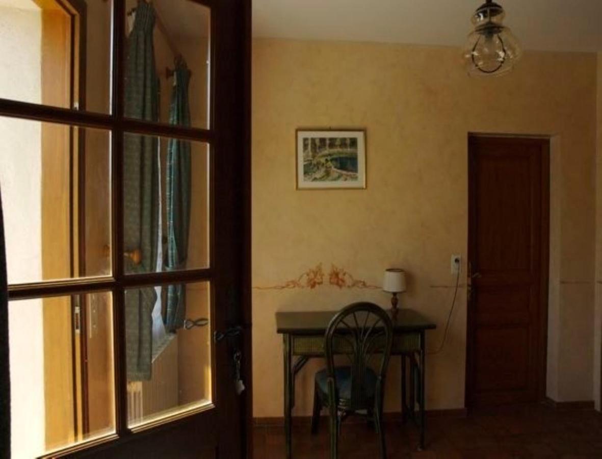 Chambres D'Hotes Les Pierries Vézannes Rom bilde